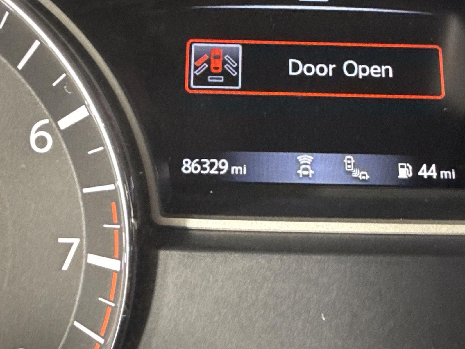 Used 2019 Caspian Blue Metallic Nissan Platinum image 18