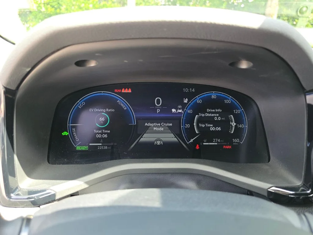 Certified Used 2025  Toyota XLE image 28