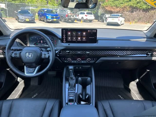 Used 2025 Crystal Black Pearl Honda Touring image 11