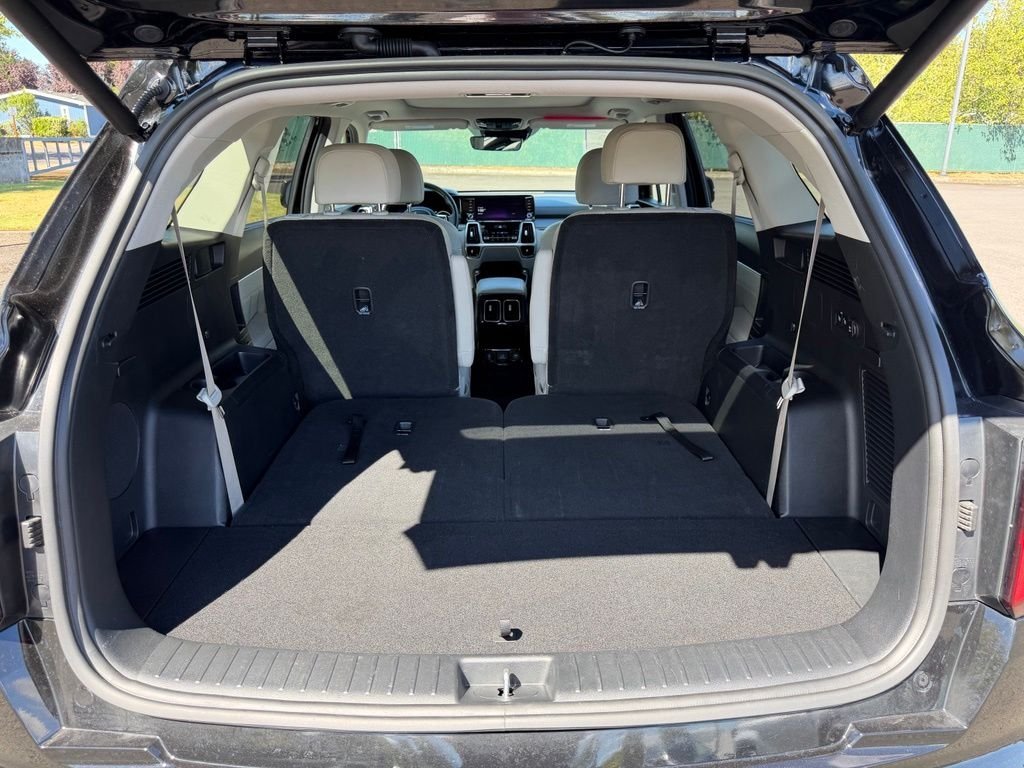 Used 2023 Aurora Black Kia SX Prestige image 10