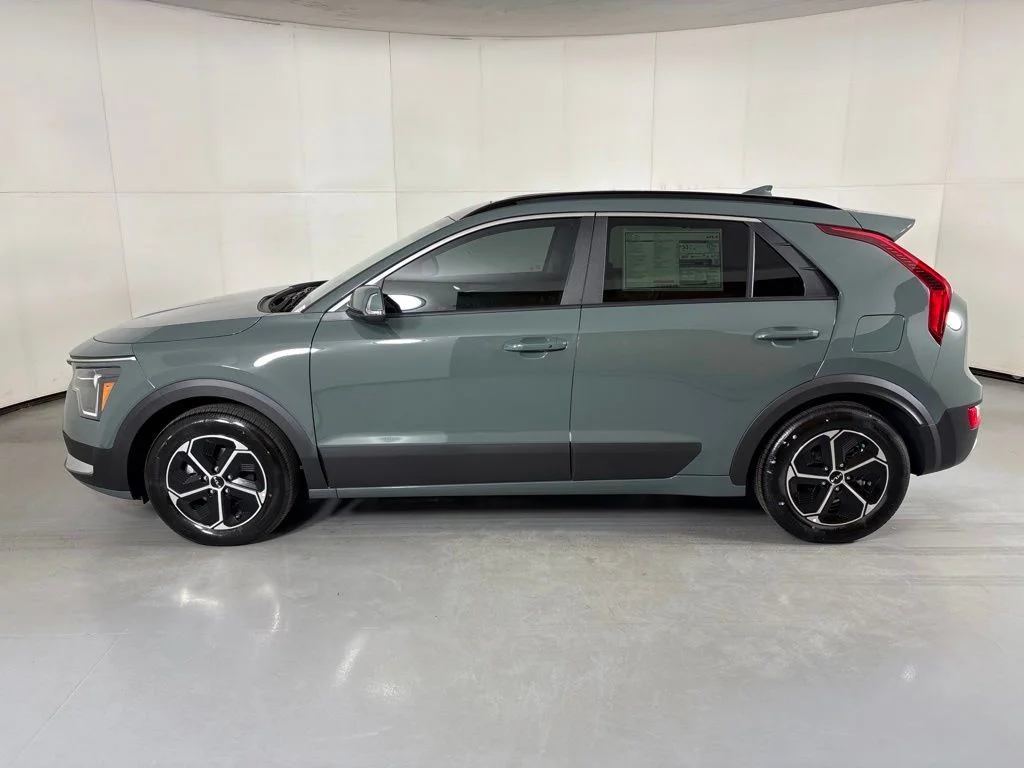 New 2026 Cityscape Green Kia EX image 5