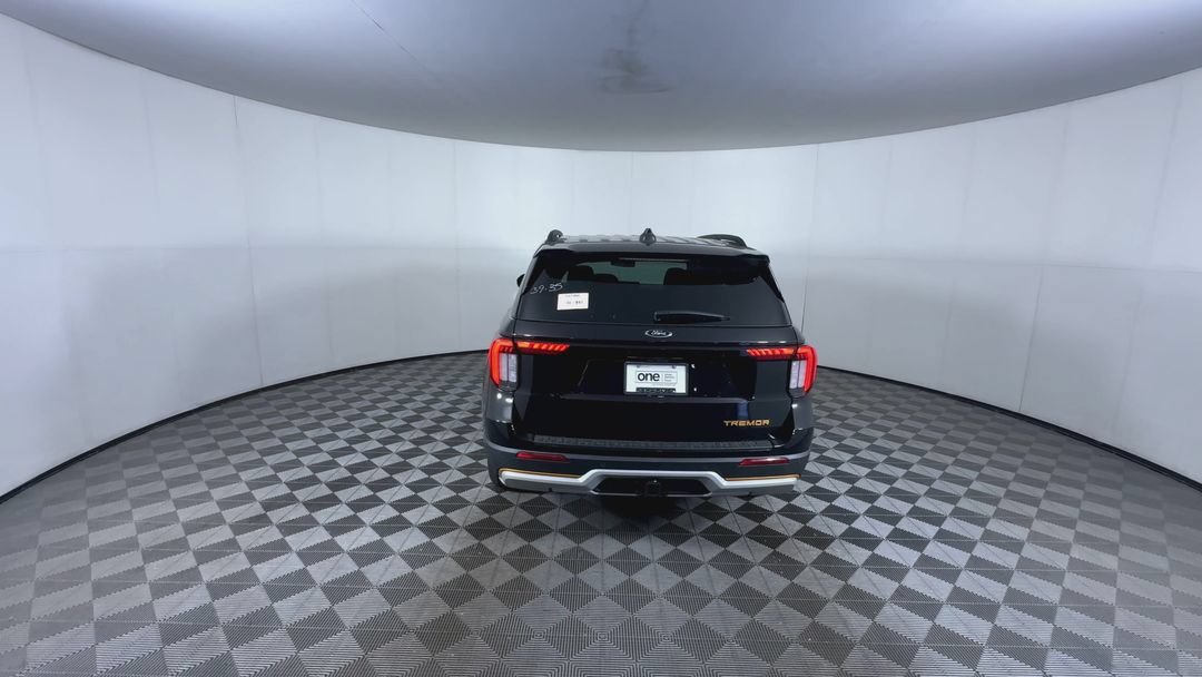 New 2026 Agate Black Metallic Ford Tremor image 7