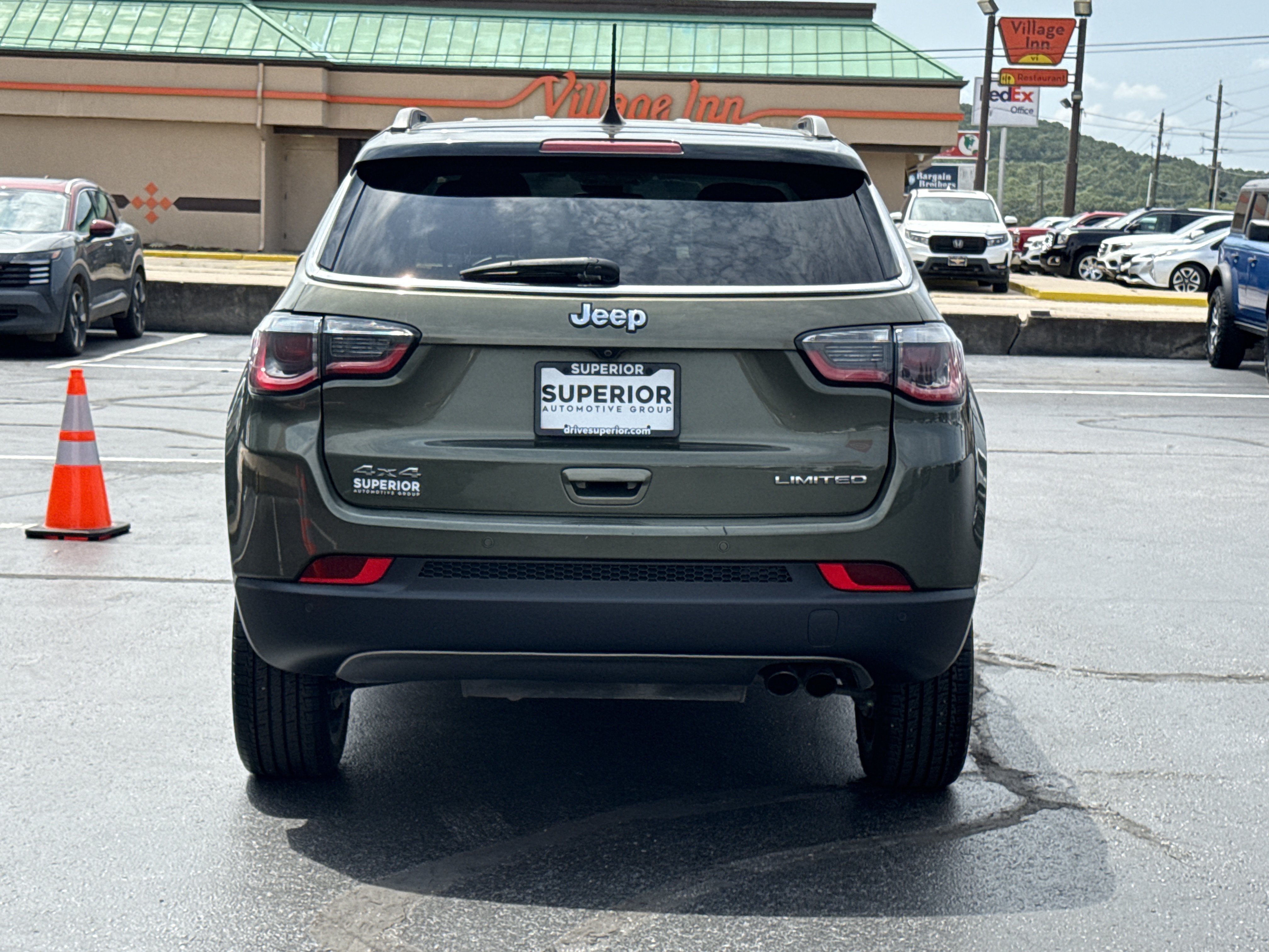 Used 2017 Olive Green Pearlcoat Jeep Limited 4WD image 4