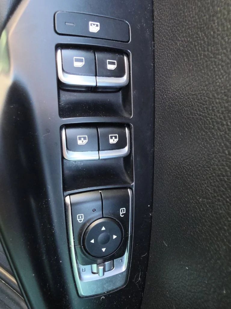 Used 2022 White Kia GT-Line image 13