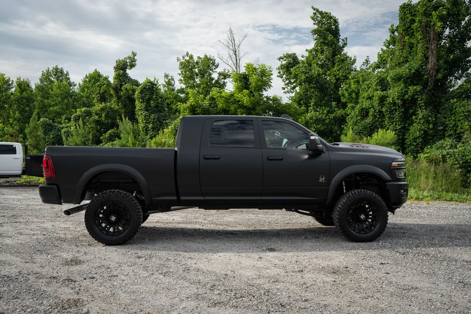 New 2026 Diamond Black Crystal Pearl-Coat Exterior Paint RAM Laramie with Black Widow Package image 21