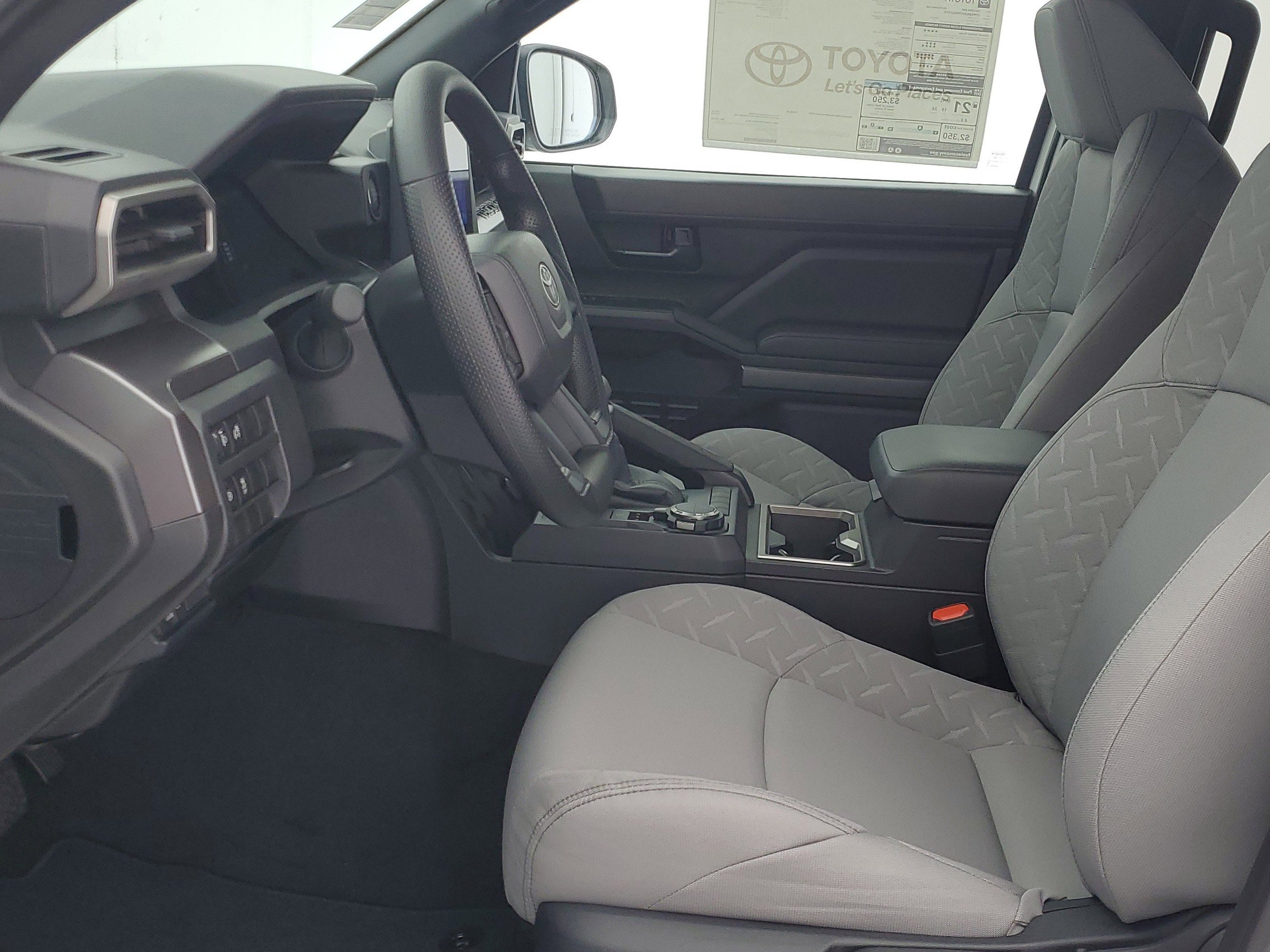 2026 Toyota Tacoma SR5 - Photo 17