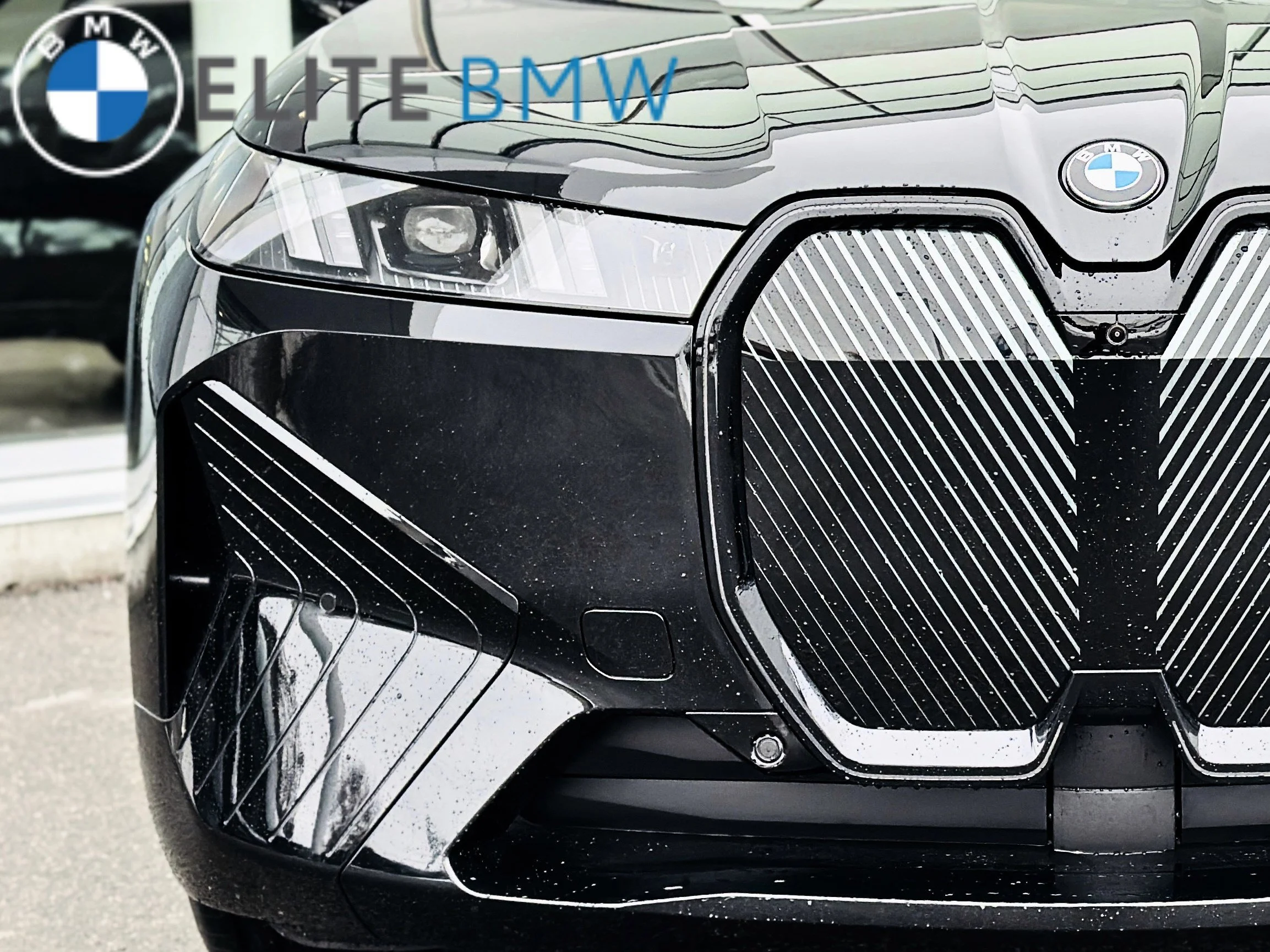 Used 2026 BLACK SAPPHIRE METALLIC BMW XDRIVE60 image 35