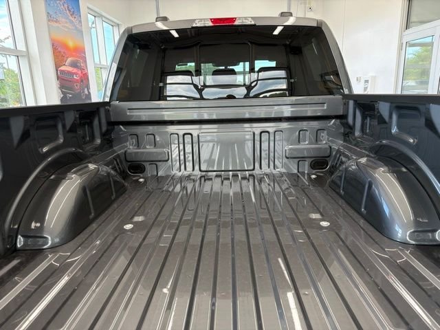 New 2026 Carbonized Gray Metallic Ford XLT image 14