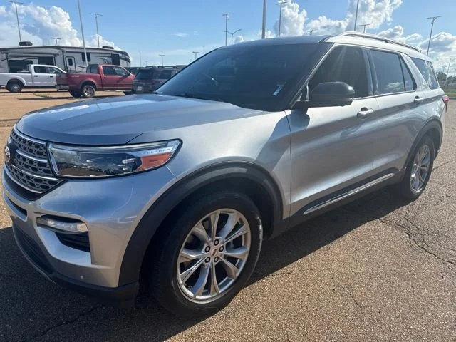 2020 Ford Explorer Limited RWD's photo