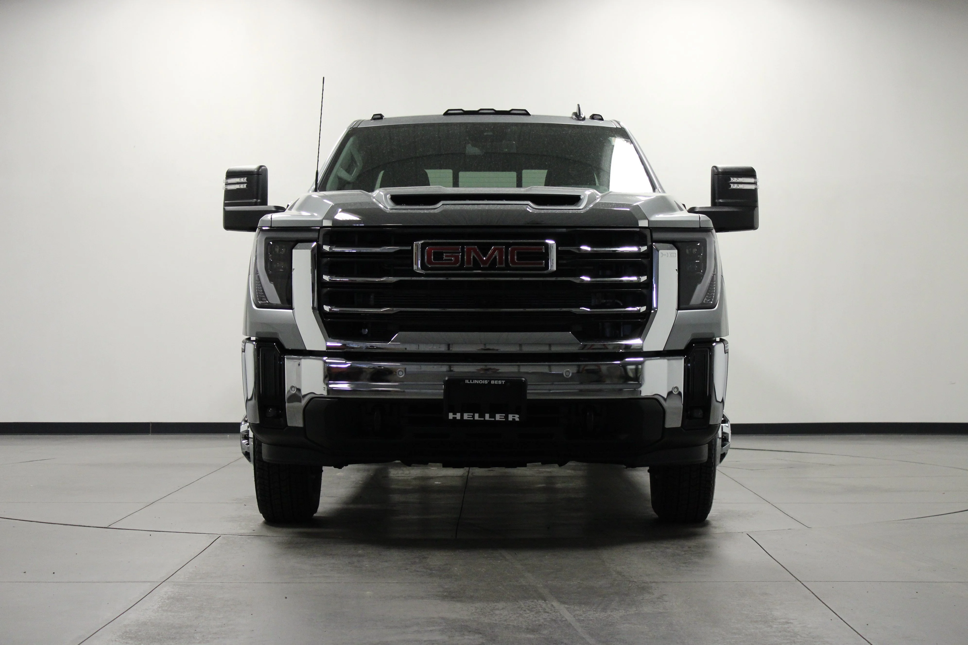 New 2026 Sterling Metallic GMC SLE DRW image 9
