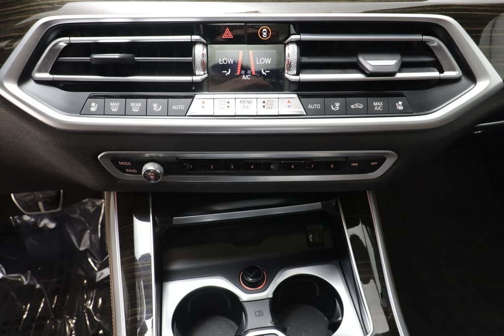 Used 2019 Arctic Gray Metallic BMW xDrive50i image 13