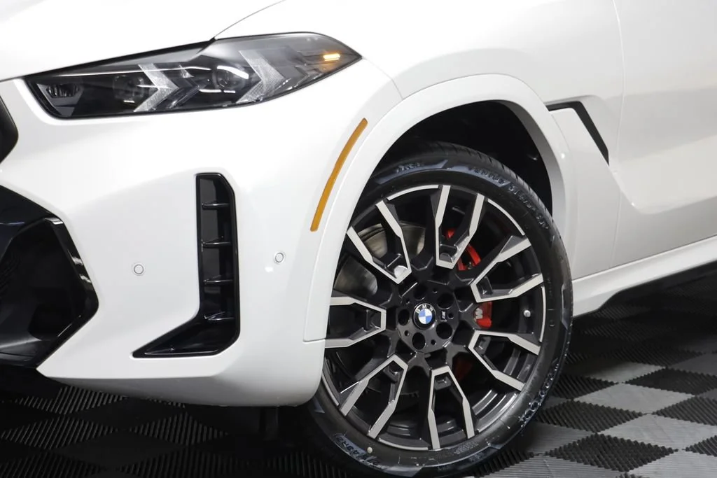 New 2027 MINERAL WHITE BMW xDrive40i image 4