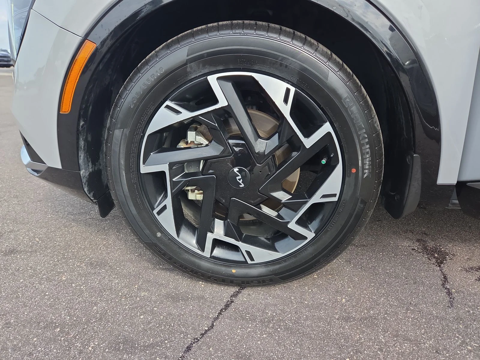 Certified Used 2024 Wolf Gray Kia SX-Prestige image 28