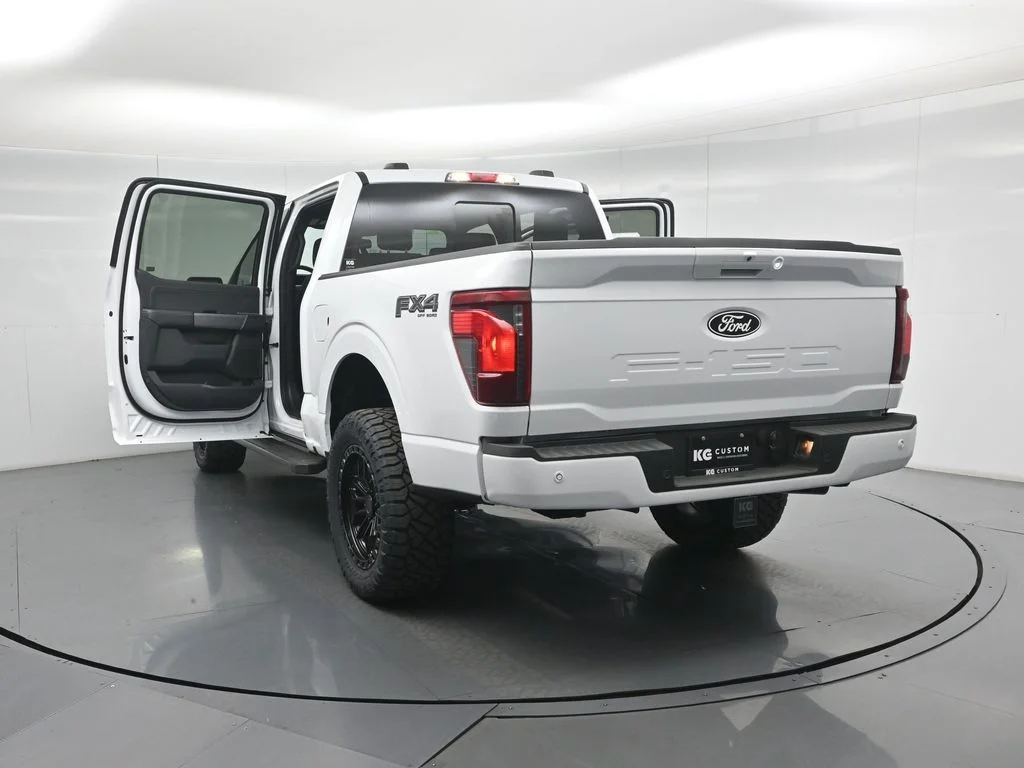 New 2026 Oxford White Ford XLT image 33