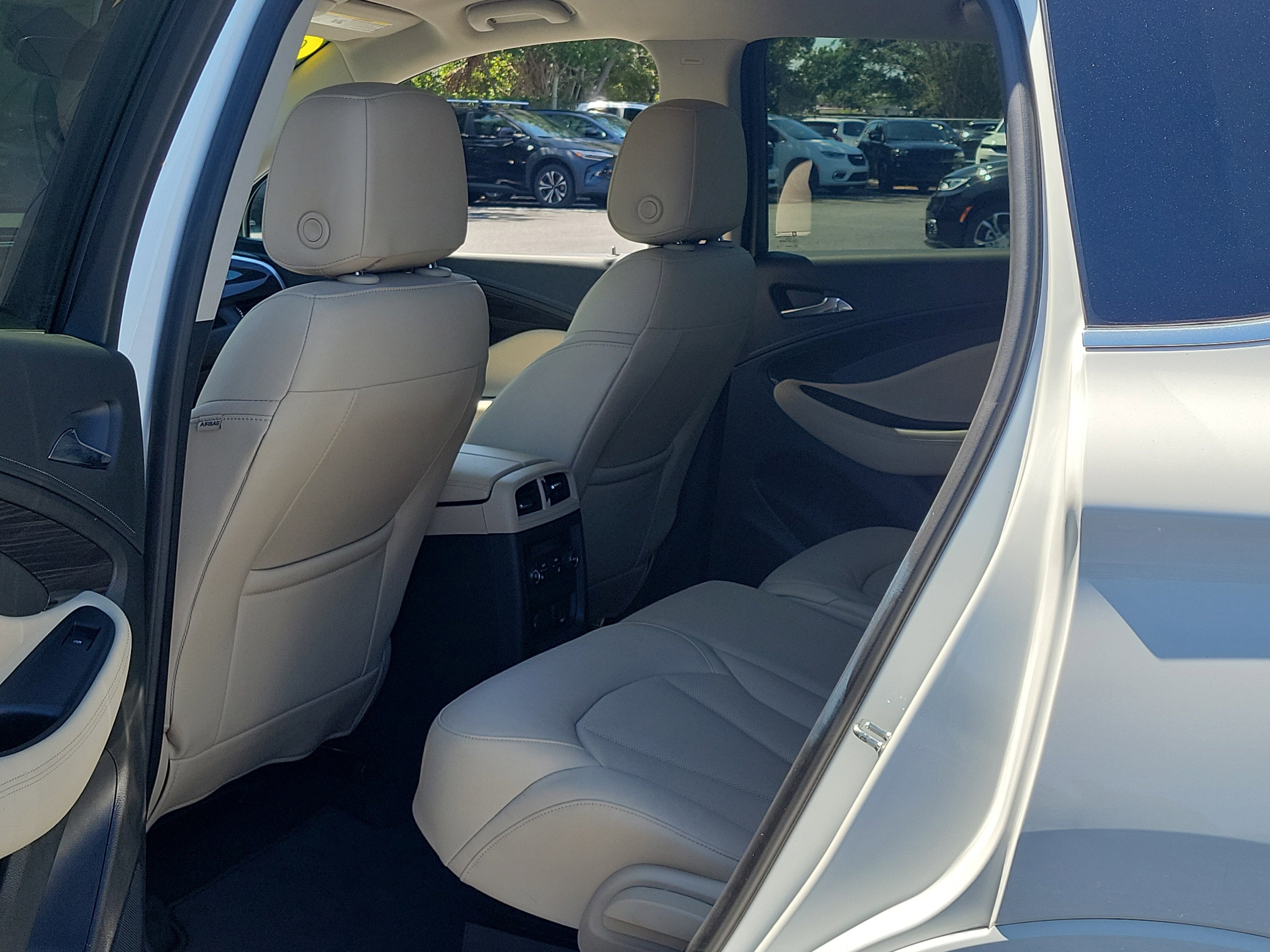 Used 2019 Summit White Buick Essence image 13