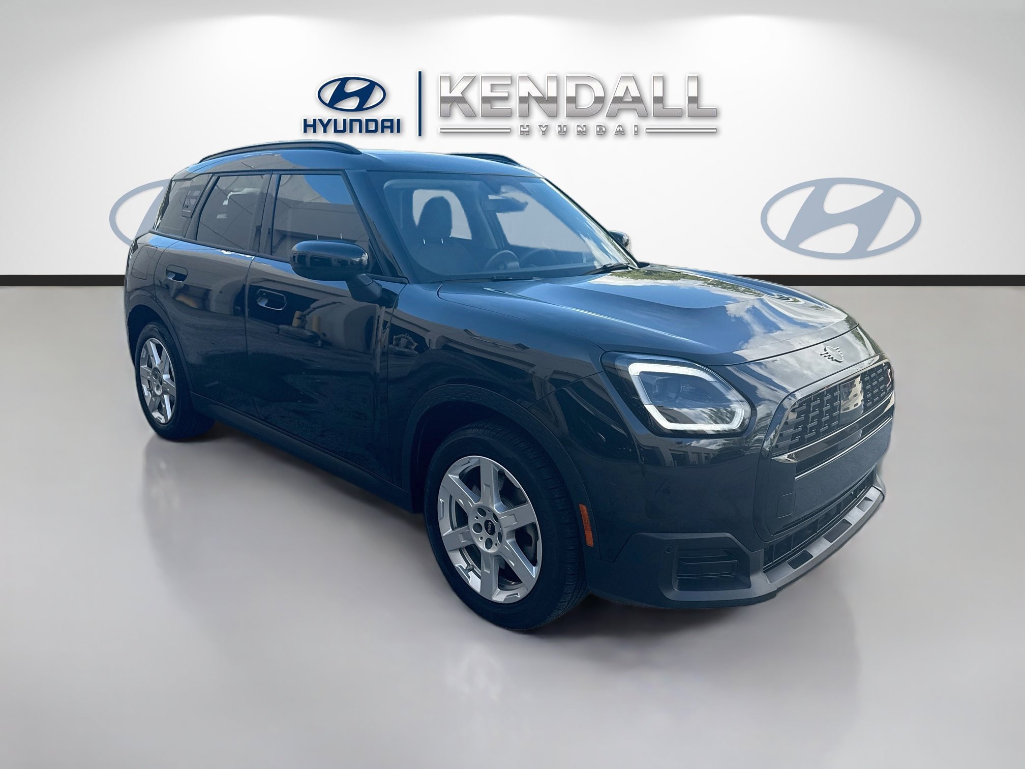 Used 2025 Midnight Black MINI S image 1