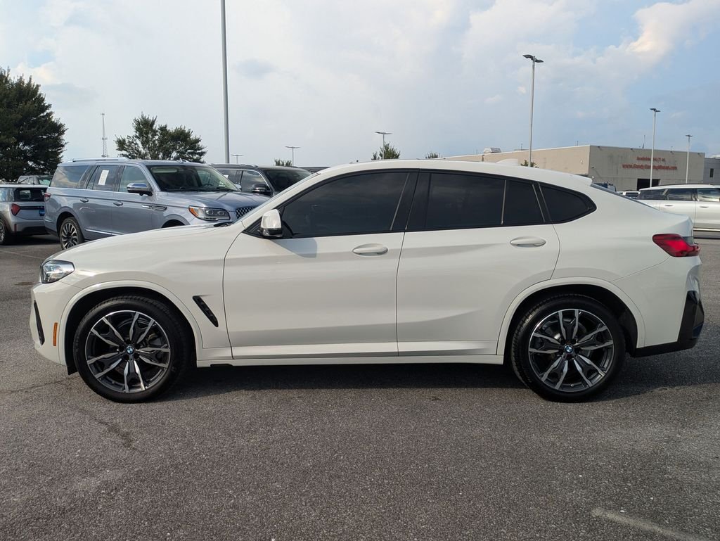 Used 2024 White BMW xDrive30i image 2