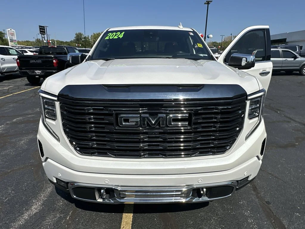 Used 2024 White GMC Denali Ultimate image 23
