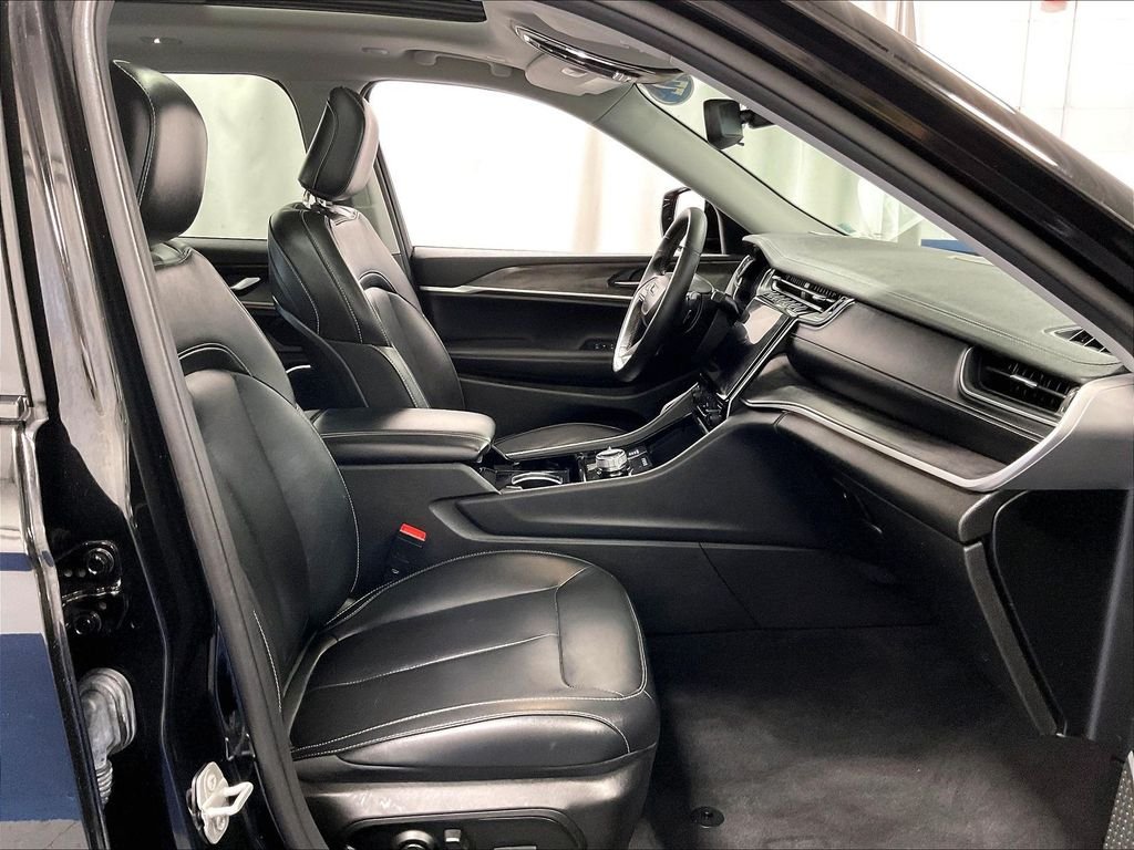 Used 2022 Black Jeep Limited image 11