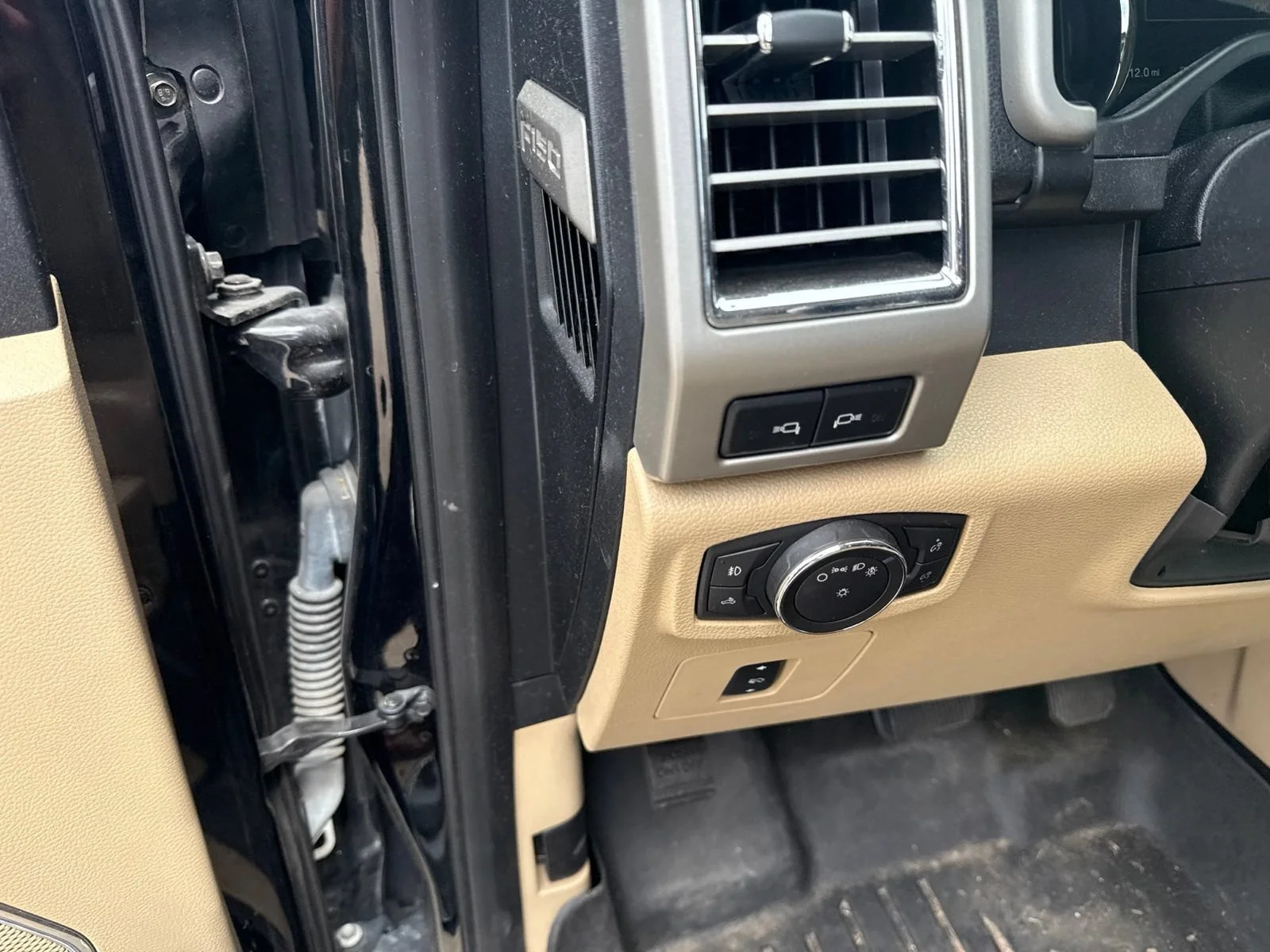 Used 2016 Black Ford XLT image 15