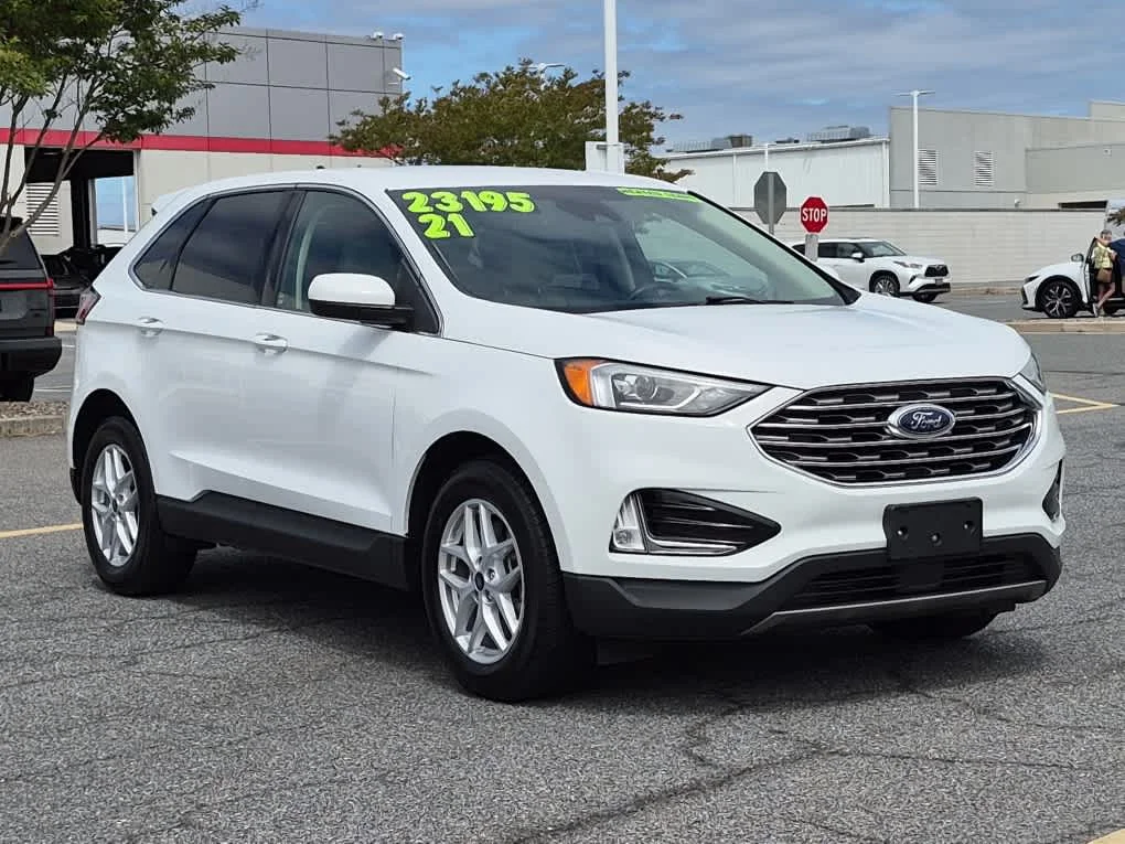 Used 2021 Oxford White Ford SEL image 2