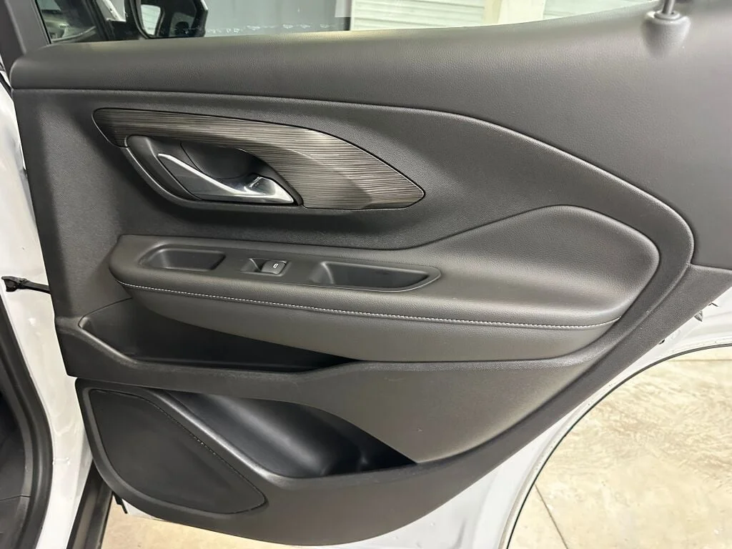 2023 GMC Terrain SLE - Photo 26