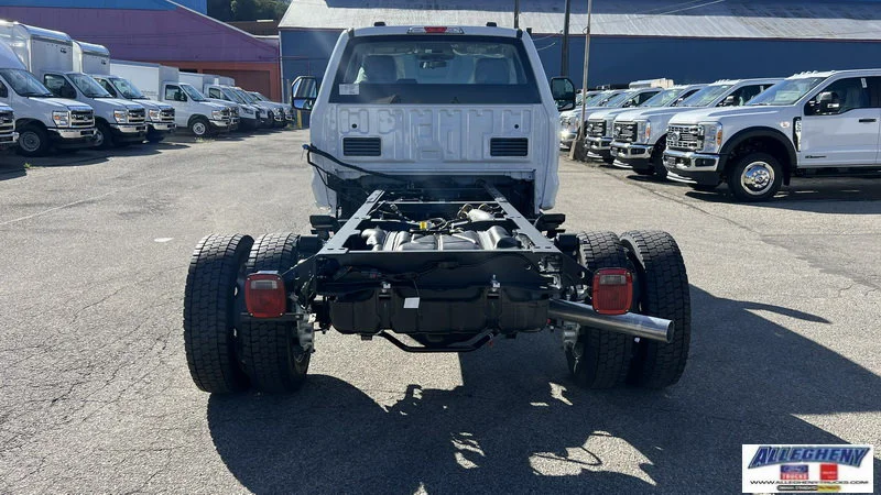 New 2026 Oxford White Ford XL image 7