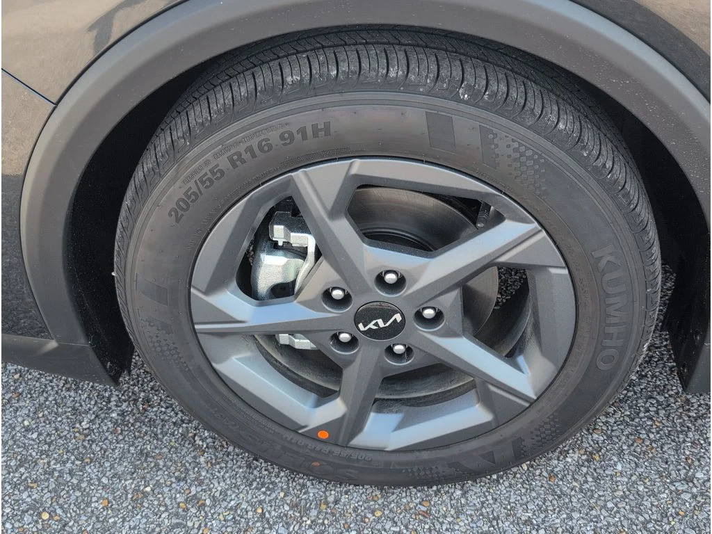New 2026 Interstellar Gray Kia LXS image 9