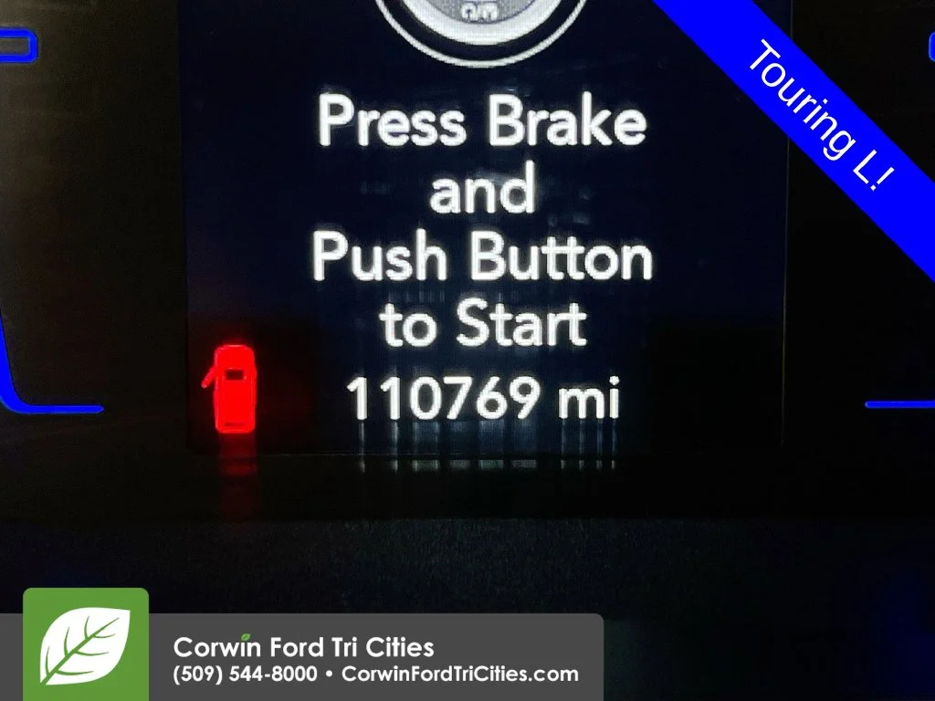 Used 2020 Bright White Clearcoat Chrysler Touring L image 2