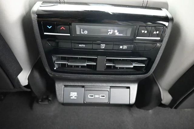 Used 2024  Acura Technology image 18