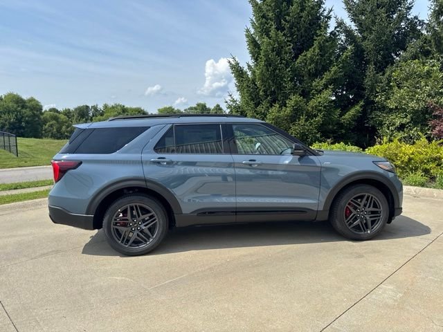 New 2026 Vapor Blue Metallic Ford ST-Line image 4