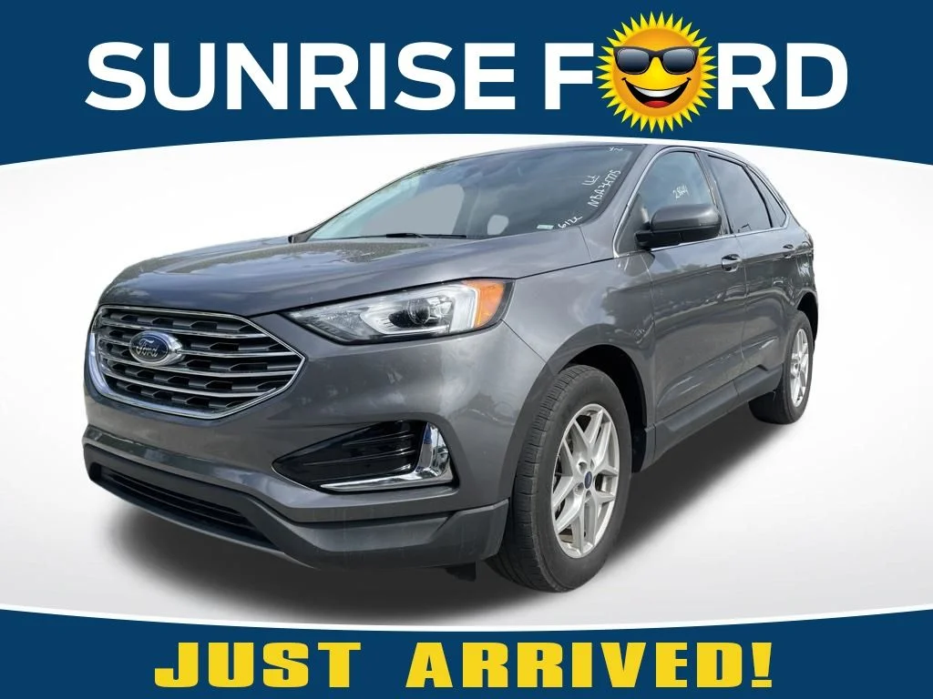 Used 2022 Gray Metallic Ford SEL image 1