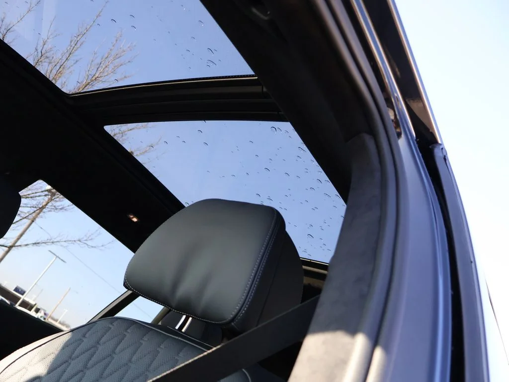 New 2026 Black Sapphire Metallic BMW M60i image 44