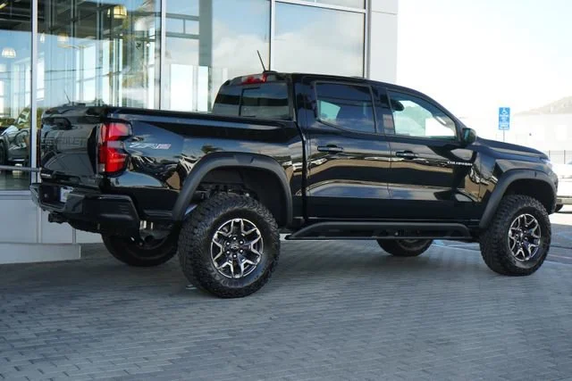 2026 Chevrolet Colorado ZR2 - Photo 9