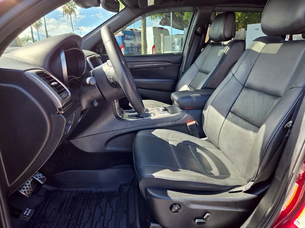 Used 2018 Red Jeep High Altitude image 14