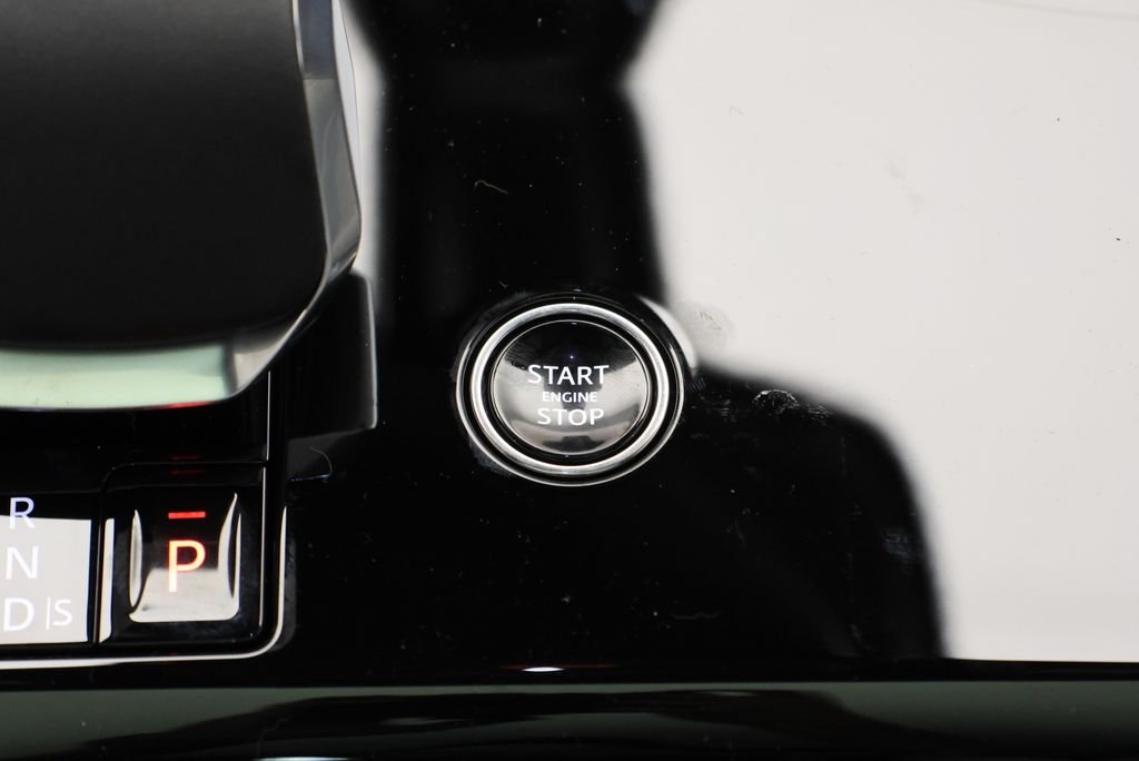 New 2026 Varesine Blue Land Rover SE image 24
