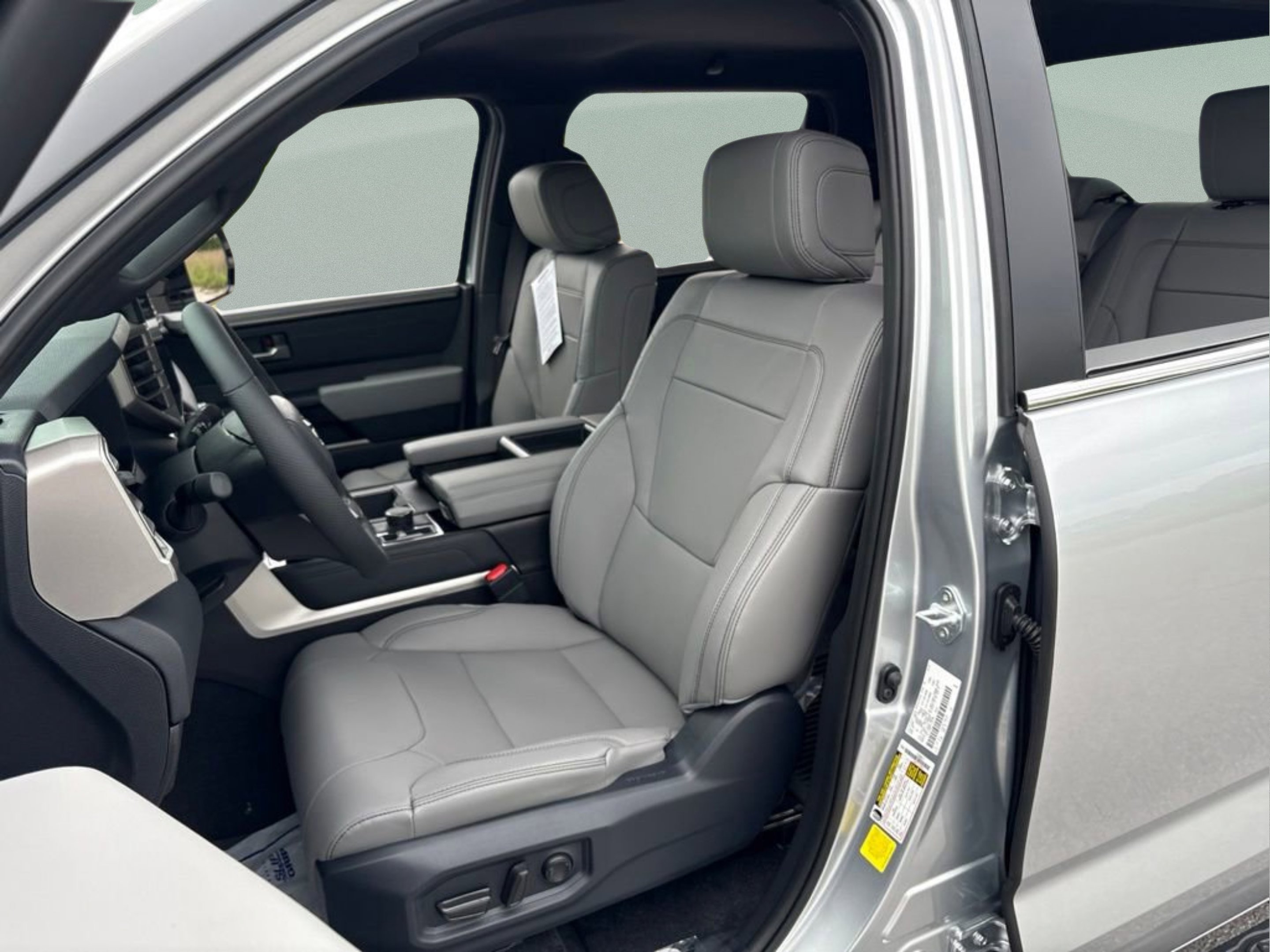 2026 Toyota Tundra Limited - Photo 28