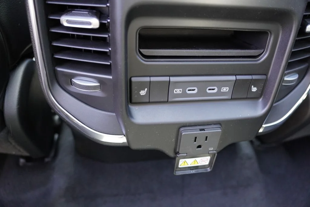 New 2026 Granite Crystal Metallic Clear-Coat Exterior Paint RAM Laramie image 13