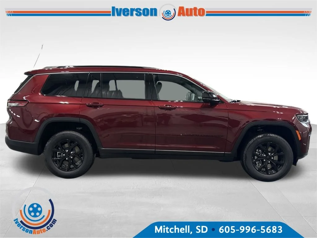 New 2026 Velvet Red Pearl-Coat Exterior Paint Jeep Laredo image 9