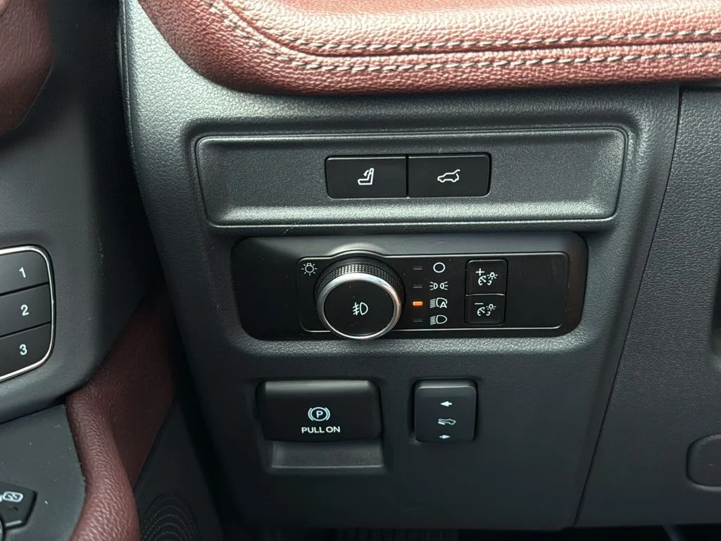 Used 2024 White Ford Limited image 30