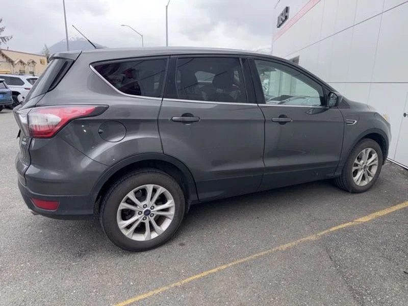 Used 2017 Magnetic Metallic Ford SE image 1