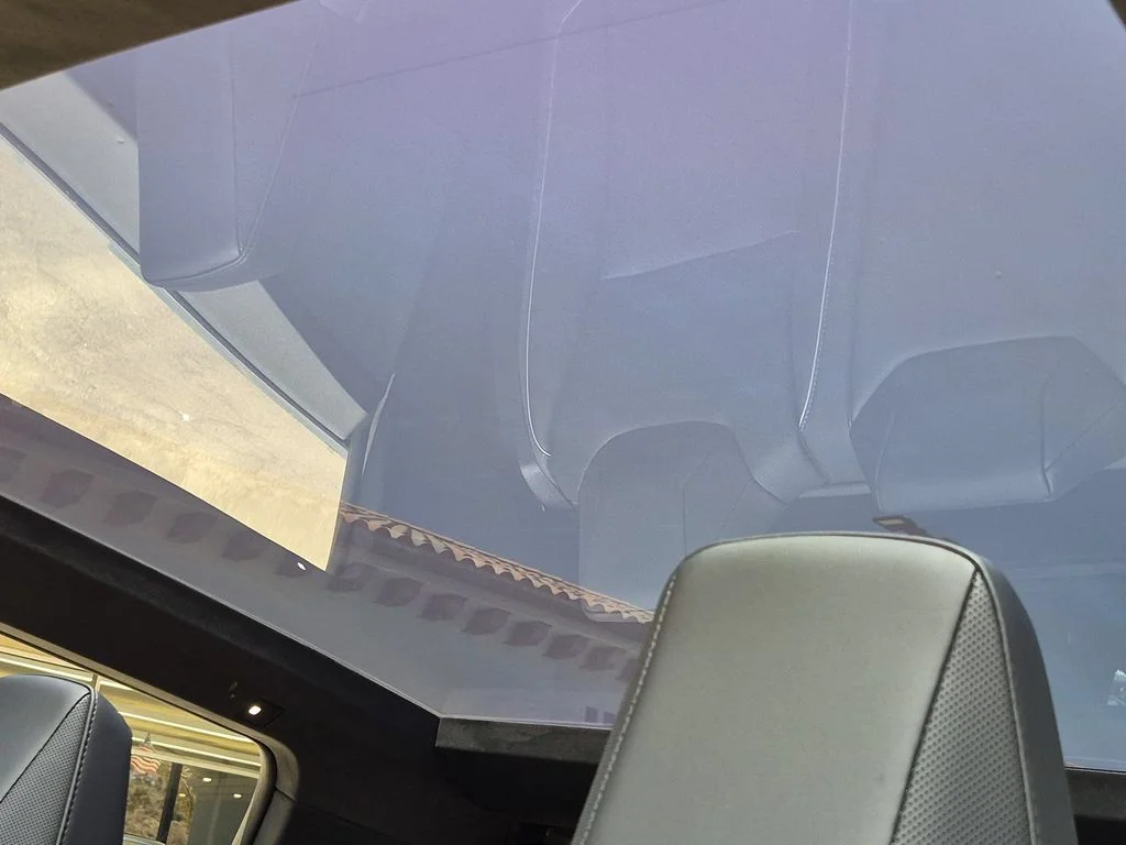 Used 2025  Tesla Long Range image 23