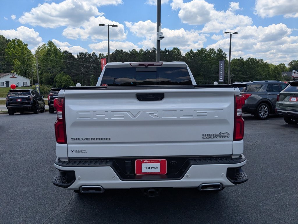 Used 2023 Iridescent Pearl Tricoat Chevrolet High Country image 6