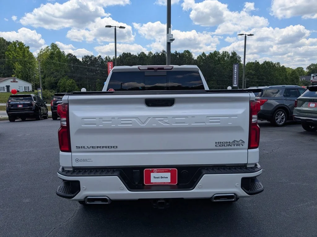 Used 2023 Iridescent Pearl Tricoat Chevrolet High Country image 6