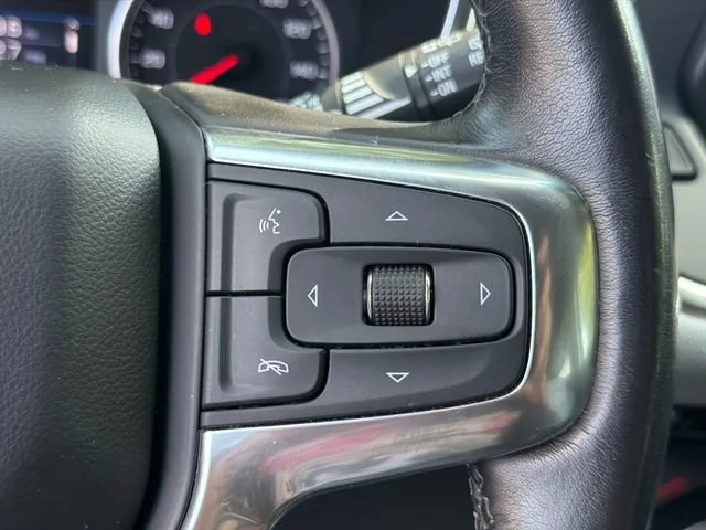 Used 2020 SILVER ICE METALLIC Chevrolet LT image 26