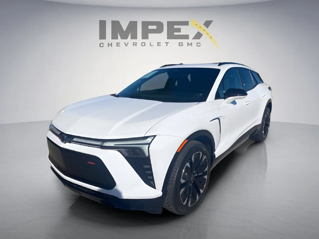 Used 2024 Summit White Chevrolet RS image 1