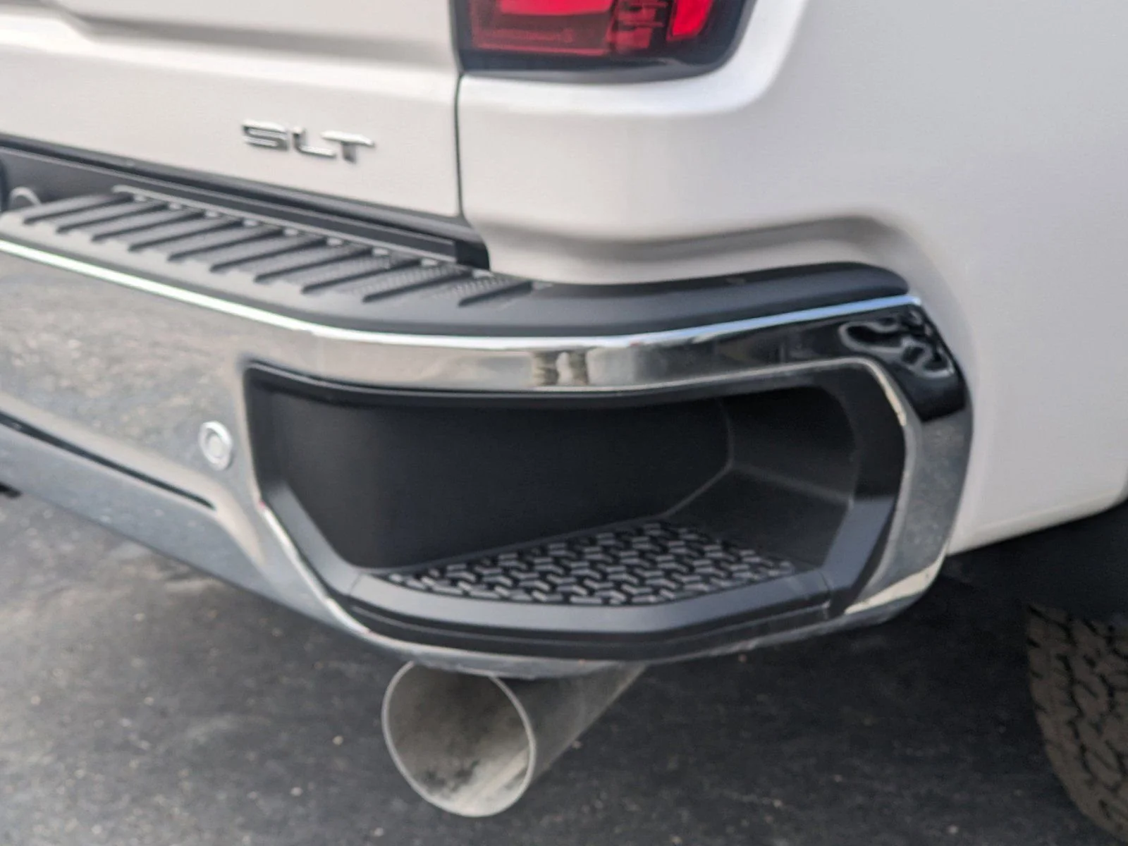 New 2025 White Frost Tricoat GMC SLT image 20