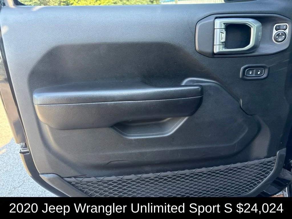 Used 2020 Black Jeep Unlimited Sport S image 11