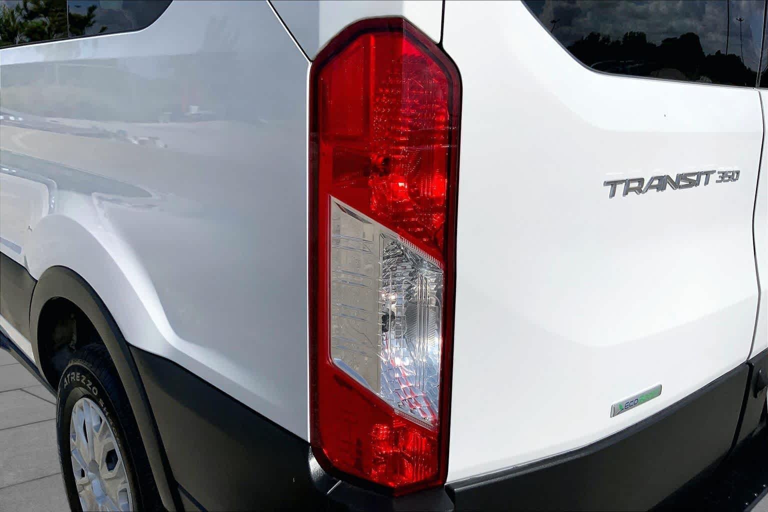 Used 2025 Oxford White Ford XLT image 26