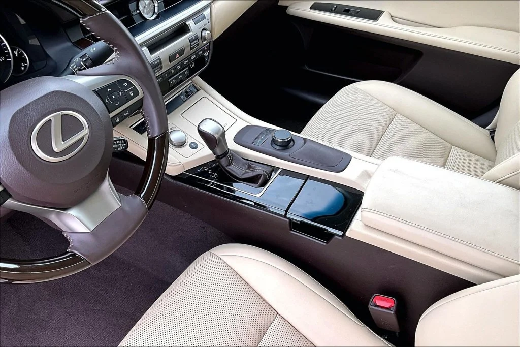 Used 2017 Silver Lexus 350 image 12